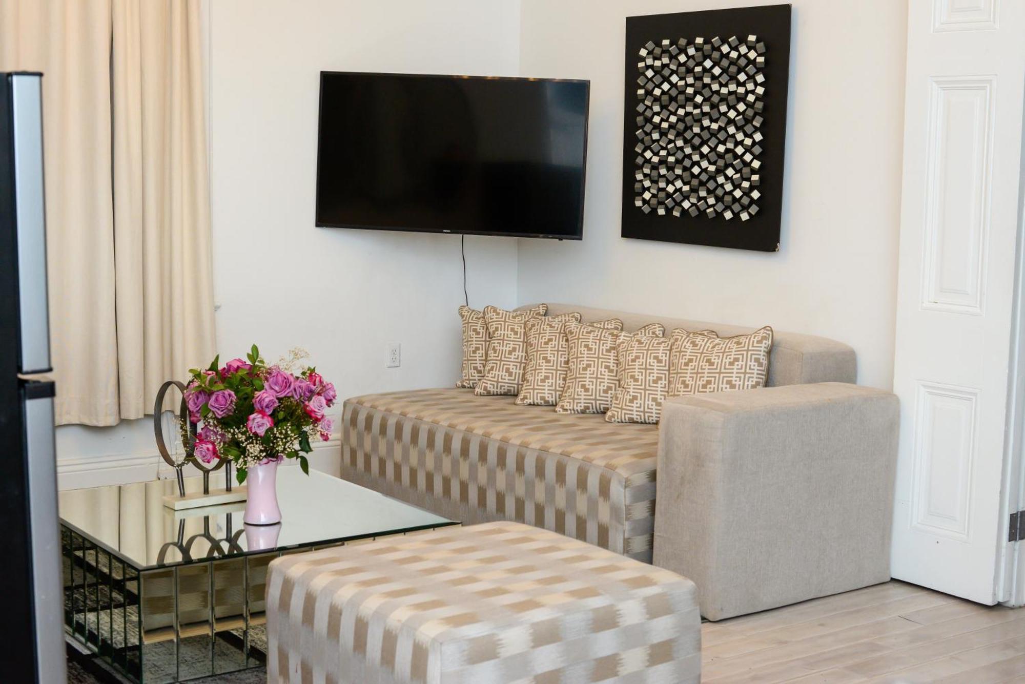 7 Bedroom - Sleeps 14! Next To Bourbon Street New Orleans Exterior photo